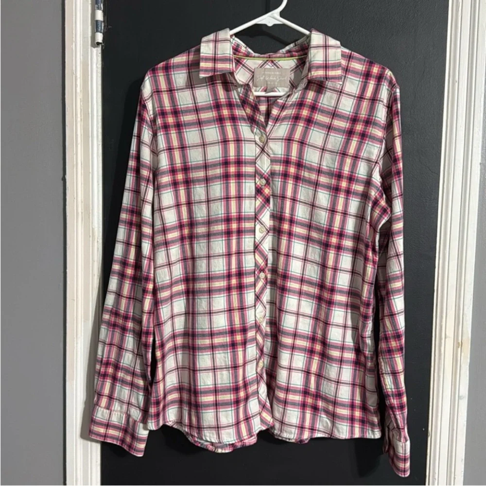 Banana Republic Soft Wash Plaid Button Down Shirt Size: L - Picture 1 of 7